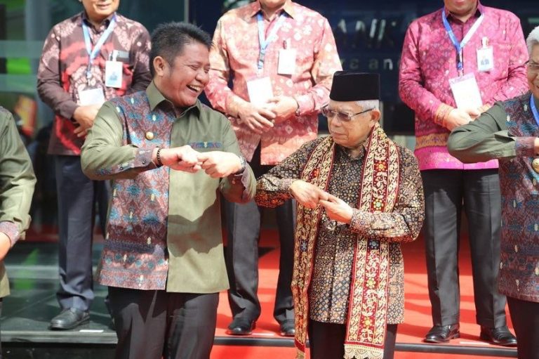 Wakil Presiden RI  KH Ma'ruf Amin bersama Gubernur Sumsel Herman Deru