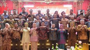 Gubernur Sumsel Herman Deru foto bersama jajaran Kejati Sumsel