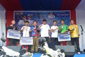 Herman Deru ketika hadir langsung dalam Fun Run Sport Edutainment di Plaza Utama Gelora Sriwijaya JSC Palembang, Minggu (11/9/22).